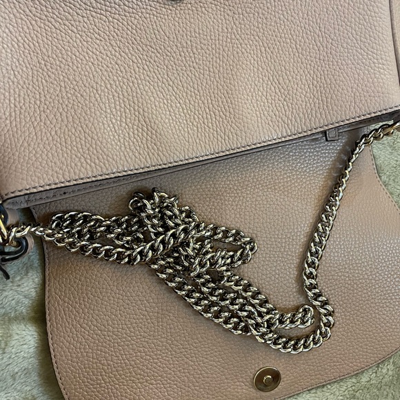 Pebbled Calfskin Medium Gucci Soho Flap Crossbody Camelia - Picture 8 of 13